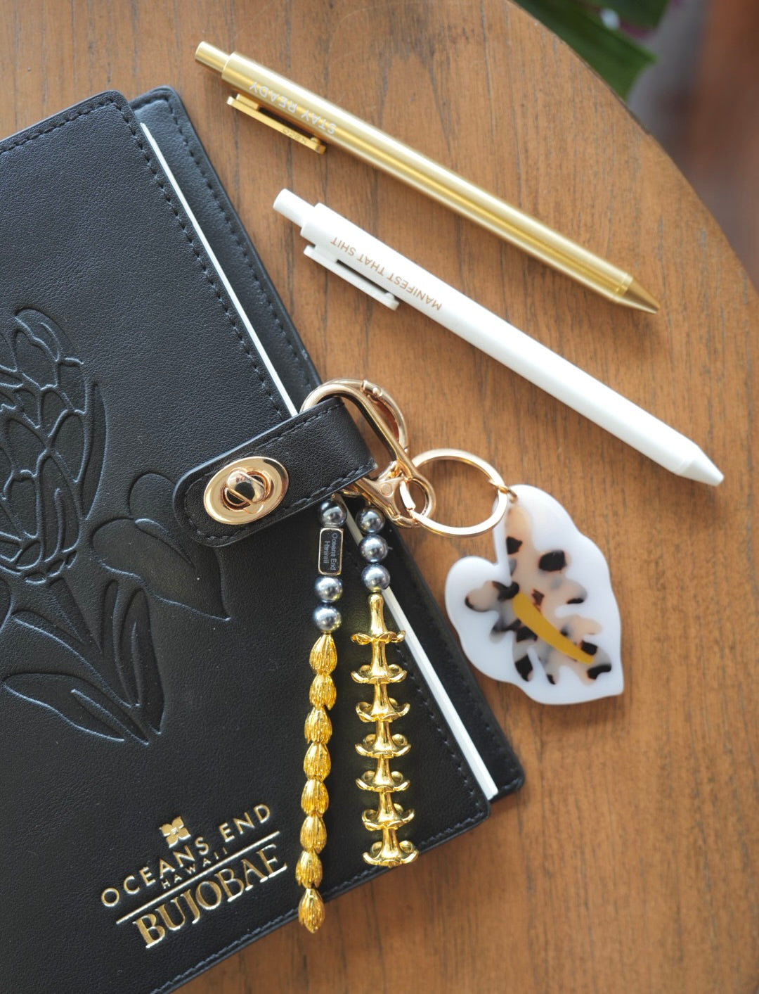 Tortoise Shell in Pearl Anthurium | Keychain