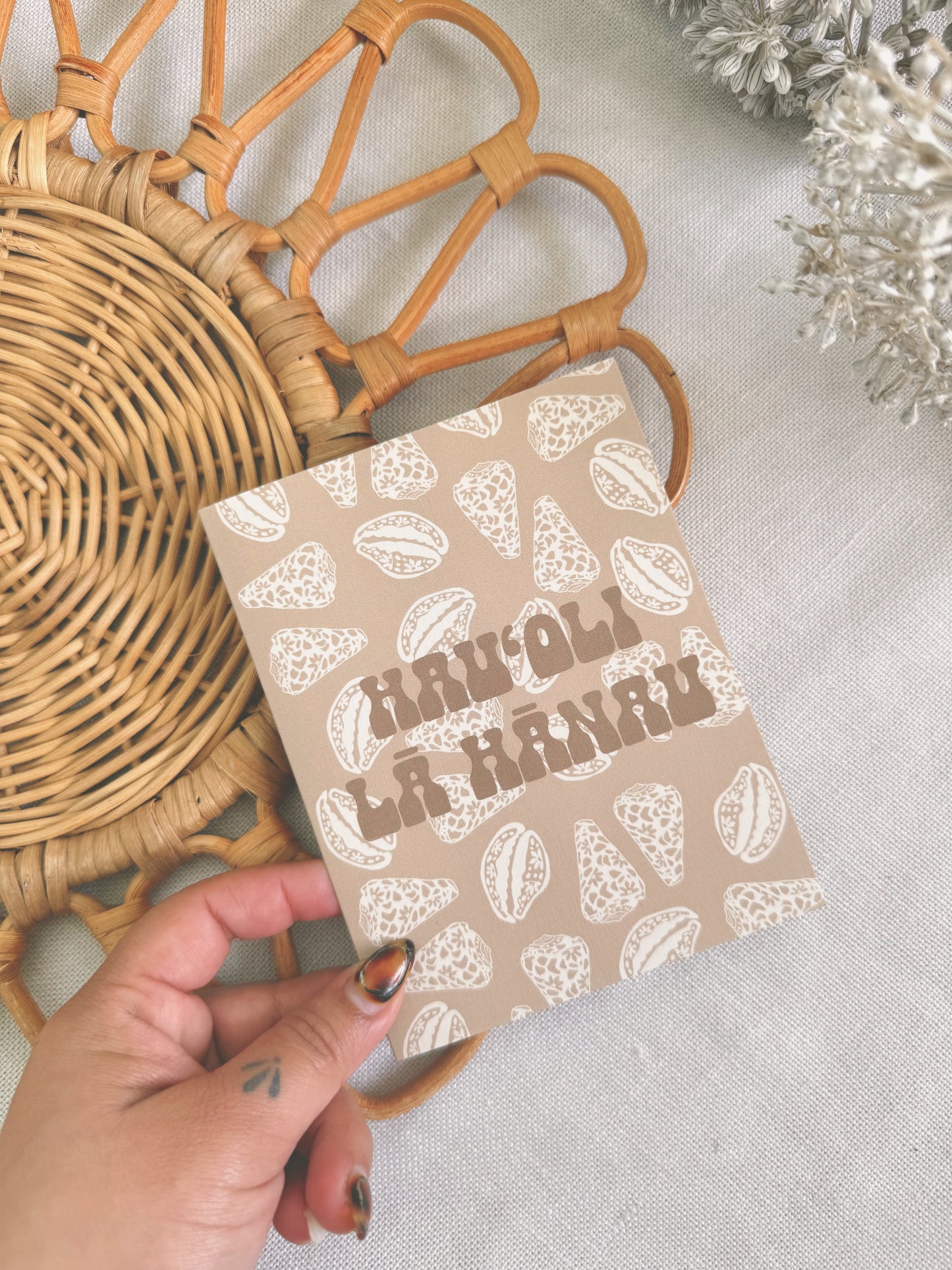 Hau'oli Lā Hanau x Naupaka Pūpū in Sand | HBD Card
