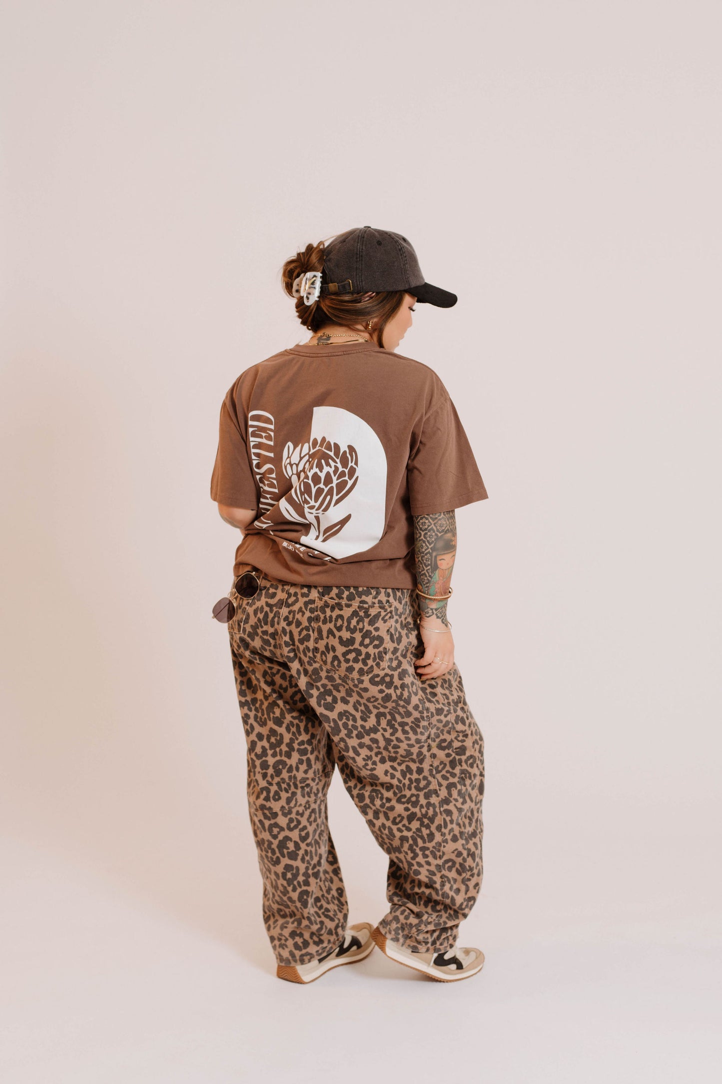 Sis Manifested in mocha | Cropped Tee