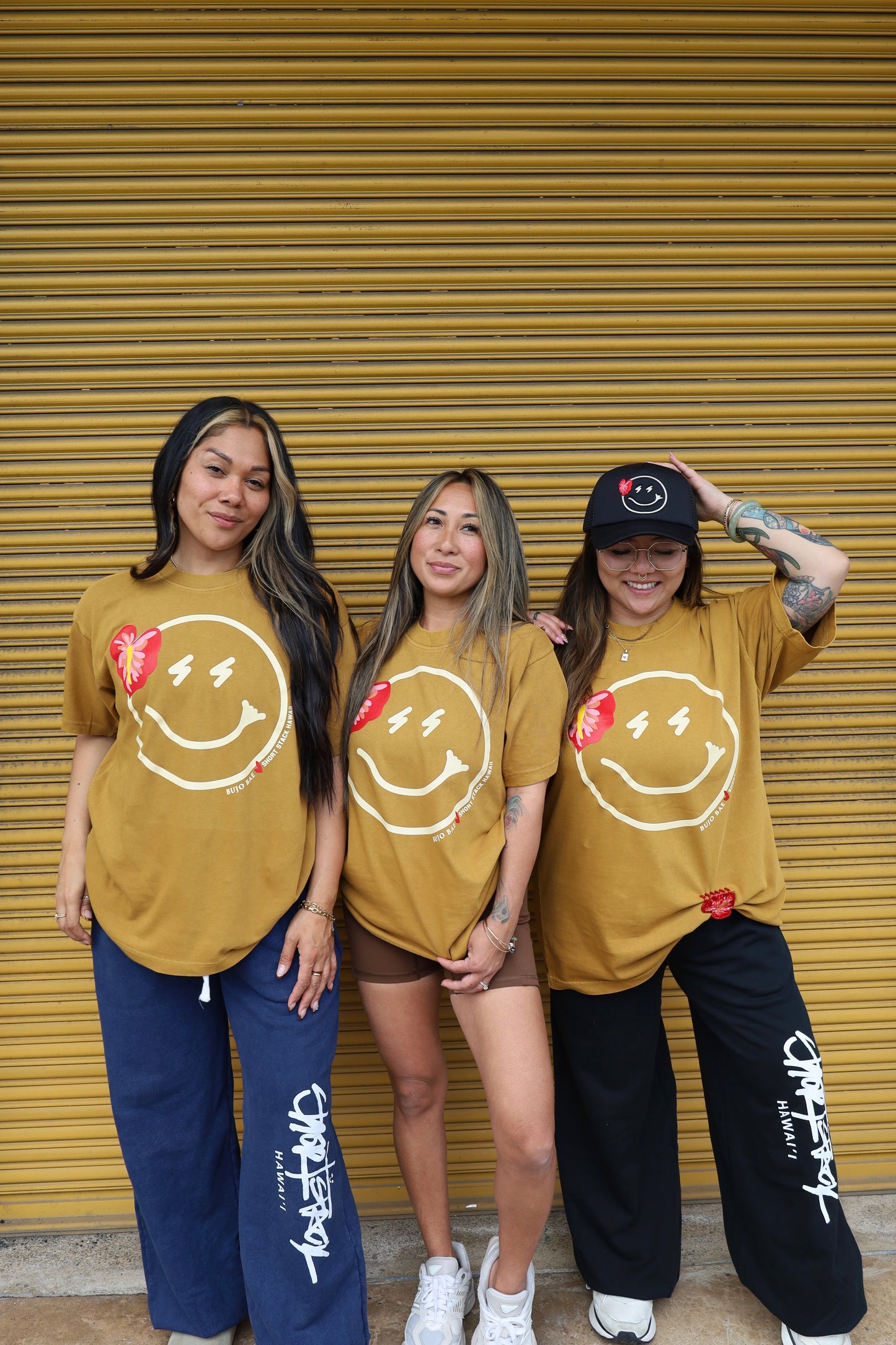 Smiley x Red Anthurium in Melemele  | Tee x SHORT STACK HAWAII