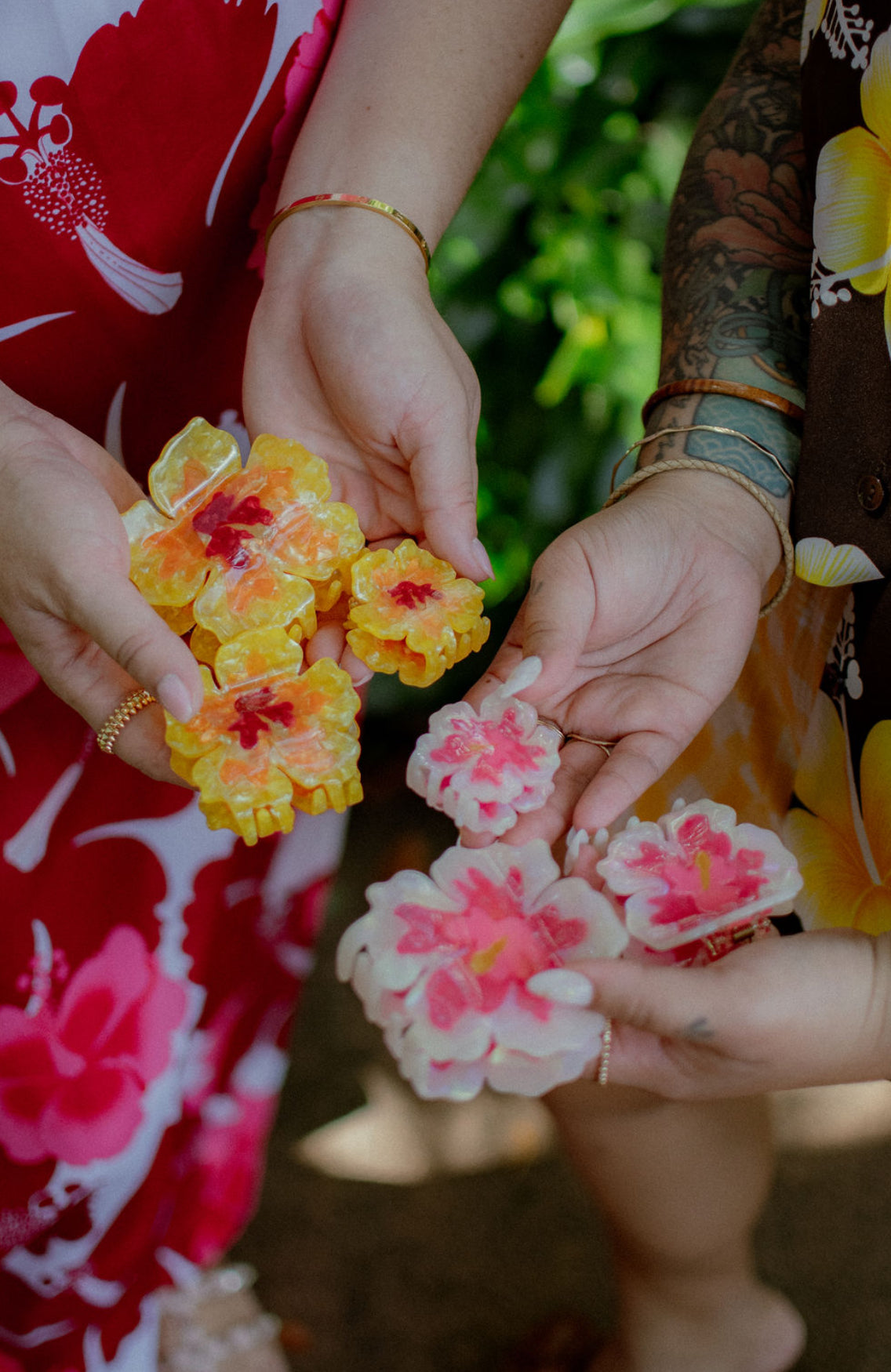 Large Summer Sunset Hibiscus | Claw Clip by COOPMONSTER x Bujo Bae