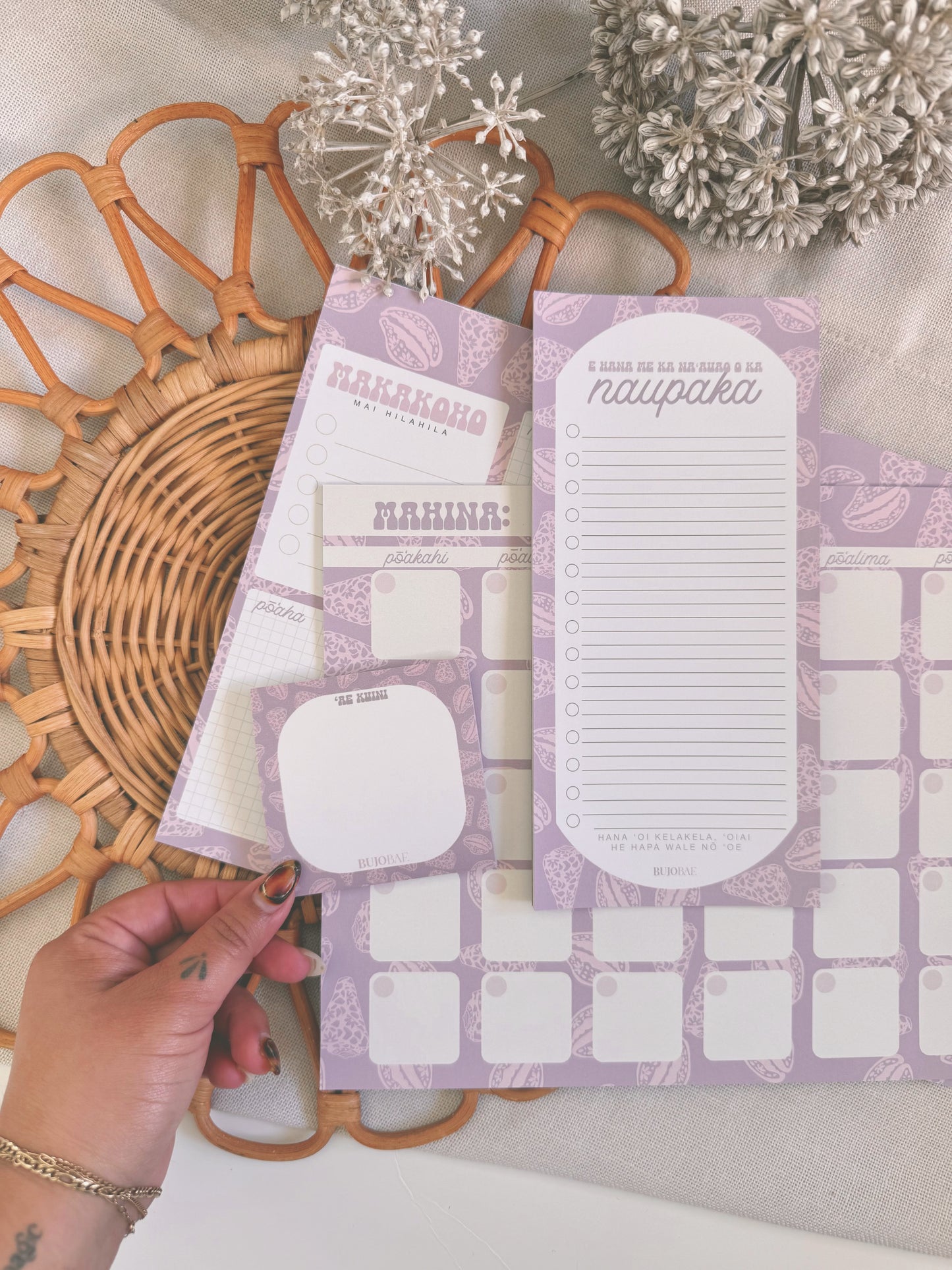 Naupaka Pūpū in Poni | Monthly Notepad