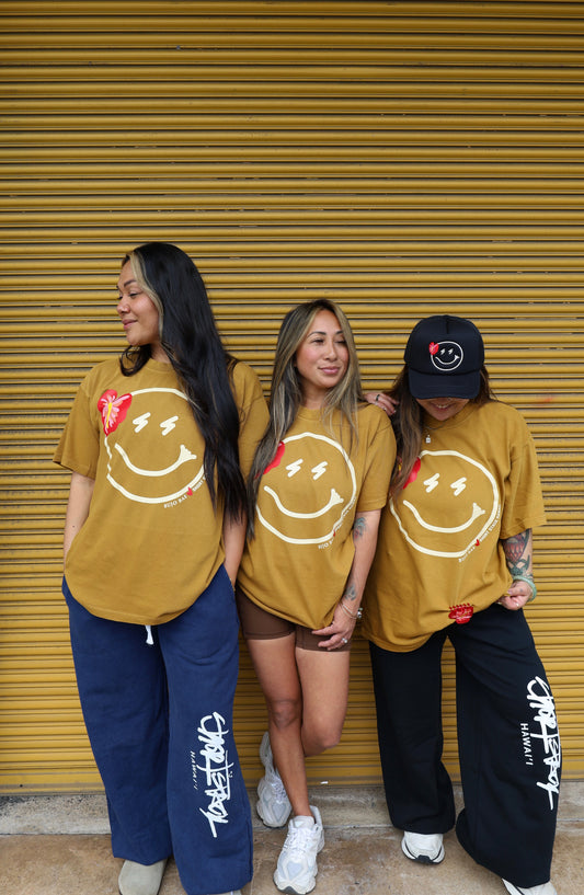 Smiley x Red Anthurium in Melemele  | Tee x SHORT STACK HAWAII