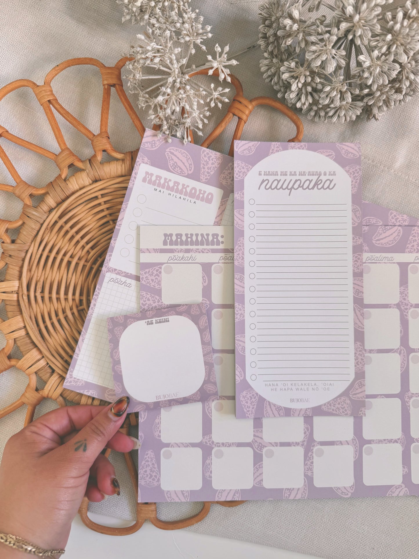 Naupaka Pūpū in Poni | Weekly Notepad (3 months)