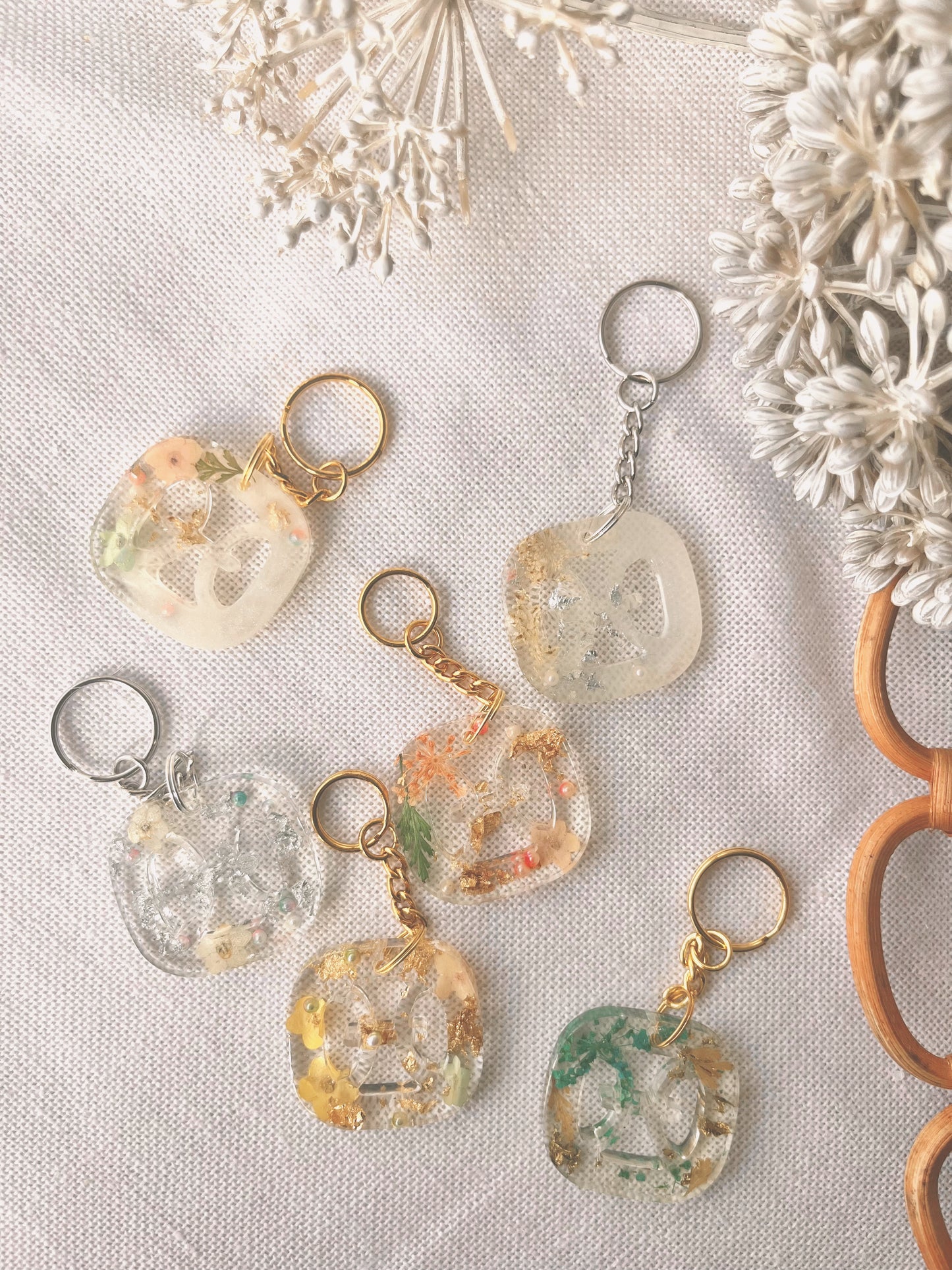 Pisces | Zodiac x Flower Resin Keychain : Ready to Ship