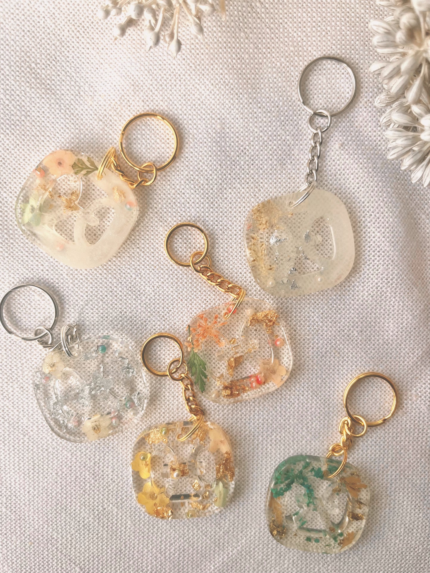 Pisces | Zodiac x Flower Resin Keychain : Ready to Ship