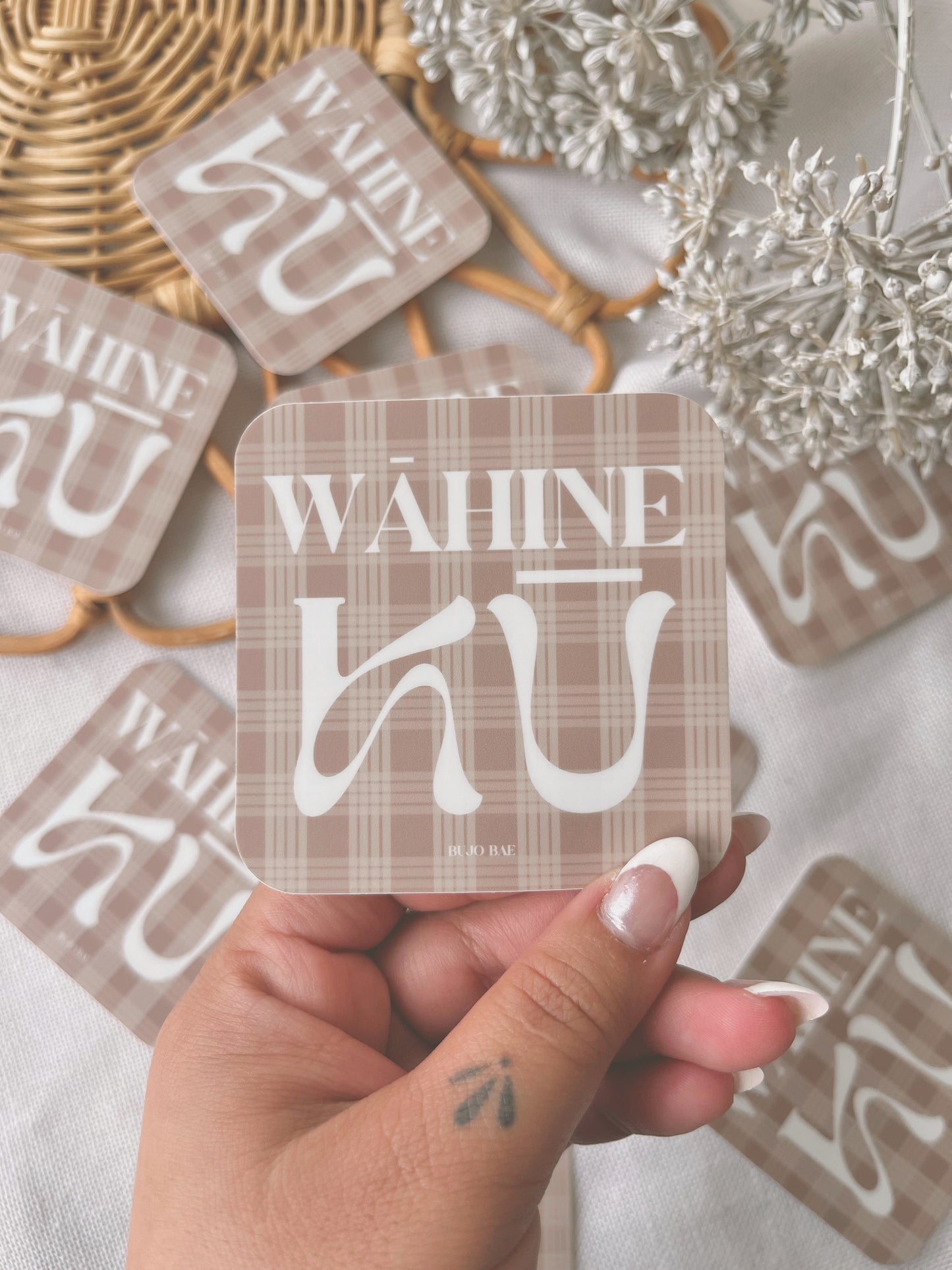 Wahine Ku | Vinyl Sticker