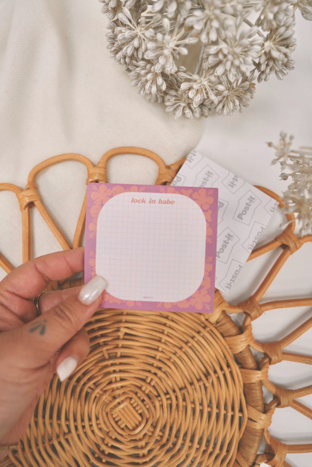 Lock In Babe Koki'o x Mu'umu'u Kapa Kuiki in Hot Pink | Post It Note