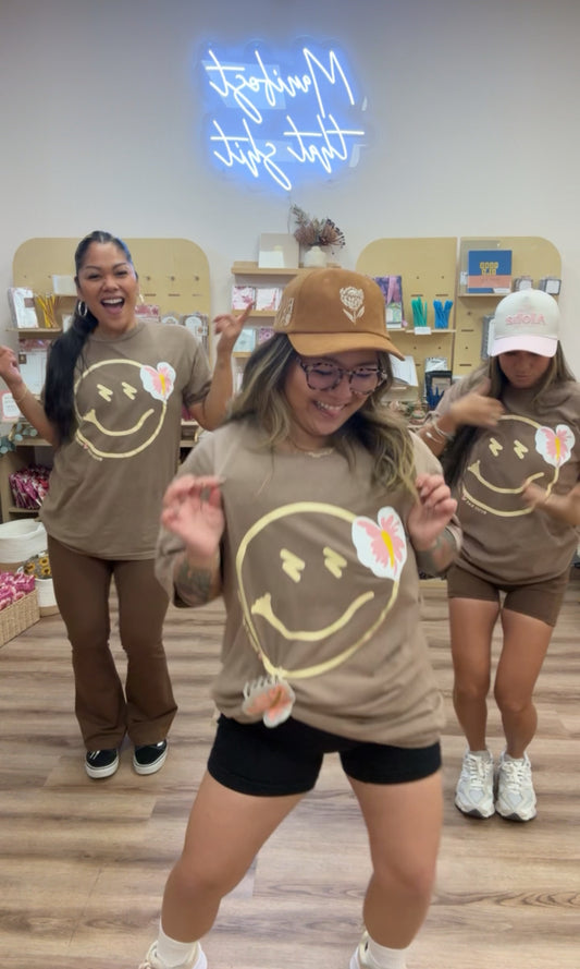 Smiley x Anthurium in White anthurium | Tee x SHORT STACK HAWAII