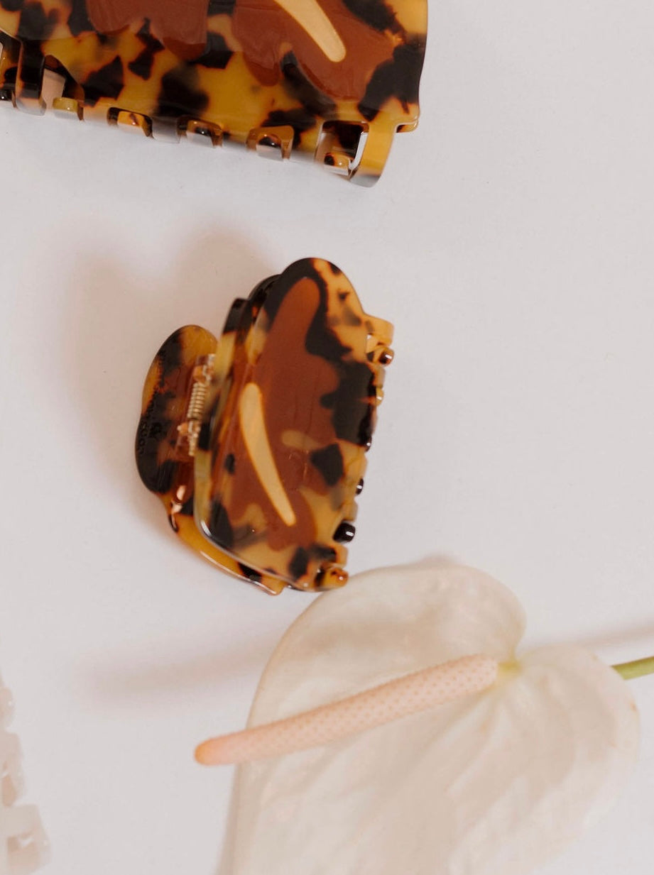 MINI Hilo Anthurium in Mocha Tortoise Shell  | Claw Clip by COOPMONSTER x Bujo Bae