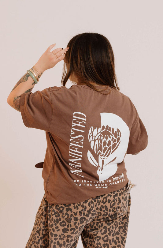 Sis Manifested in mocha | Cropped Tee