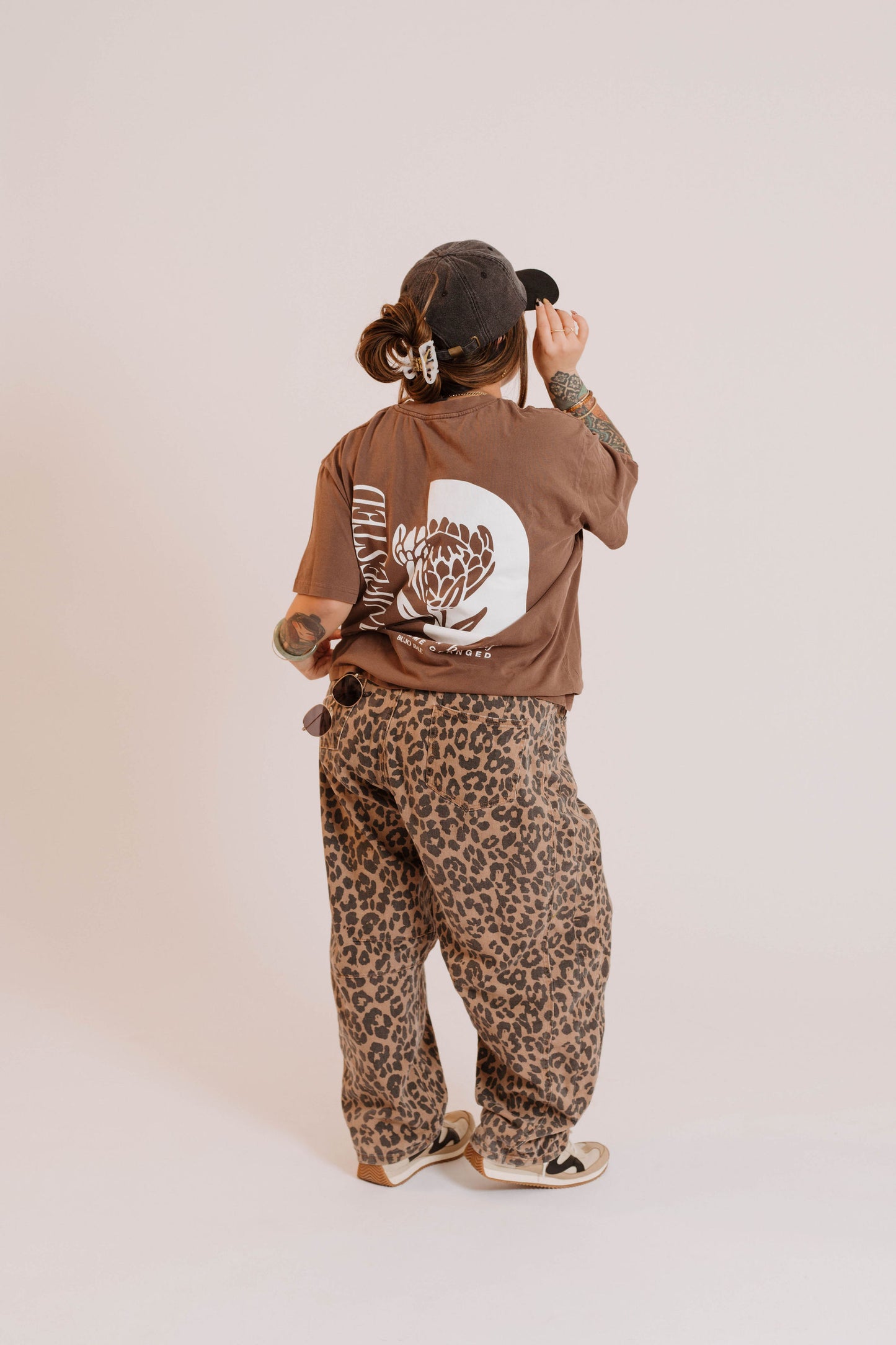 Sis Manifested in mocha | Cropped Tee